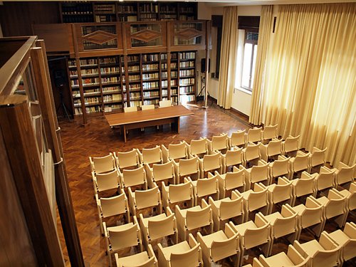 Biblioteca Comunale De Nobili