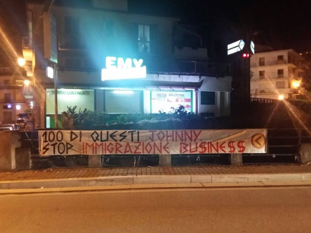 Striscione Johnny di AI - LameziaTermeit