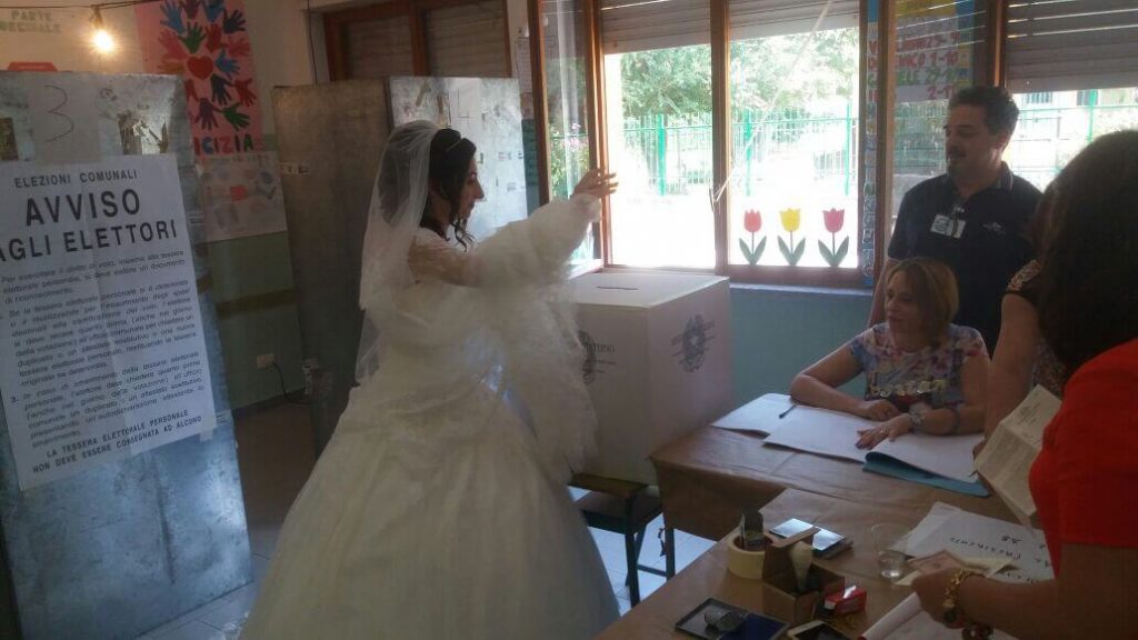 Sposa al voto nel quartiere Santo Ianni - LameziaTermeit