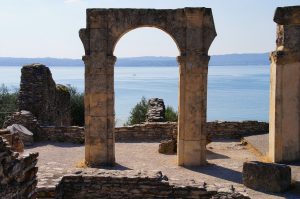 grotte di catullo - Mezzogiorno