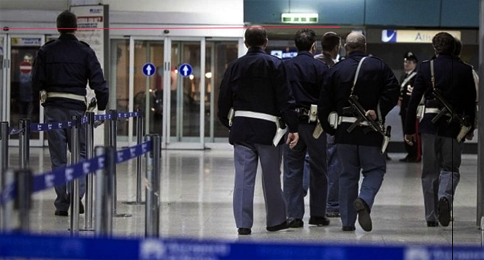 Lamezia, Aeroporto: denunciato passeggero in possesso di cartucce