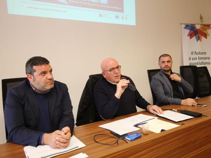oliverio presenta garanzia giovani e dote lavoro-LameziaTermeit
