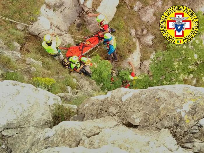 Cerchiara di Calabria. Escursionista scivola su parete