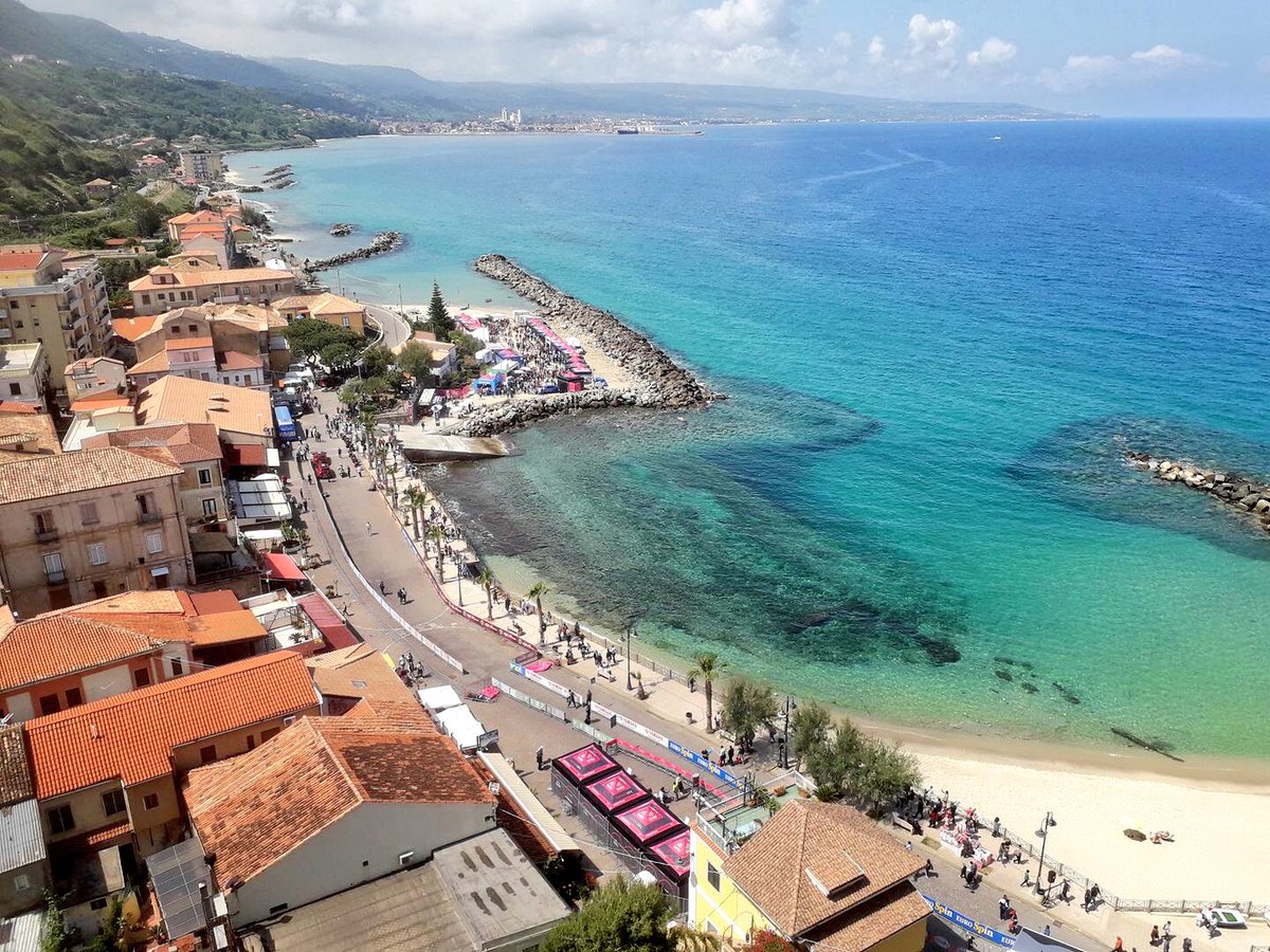 La partenza a Pizzo del Giro d'Italia Pizzo Praia a Mare