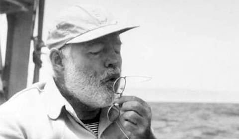 Suicidi letterari protagonista Ernest Hemingway