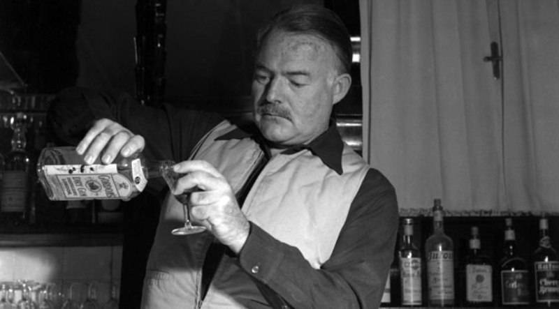 Ernest Hemingway alcol a Suicidi letterari