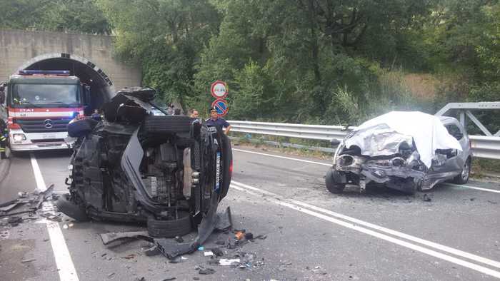 Cosenza. Scontro tra auto, un morto e due feriti