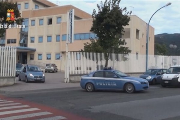 Lamezia, sequestrata un'impresa: 12 arresti per furto e ricettazione