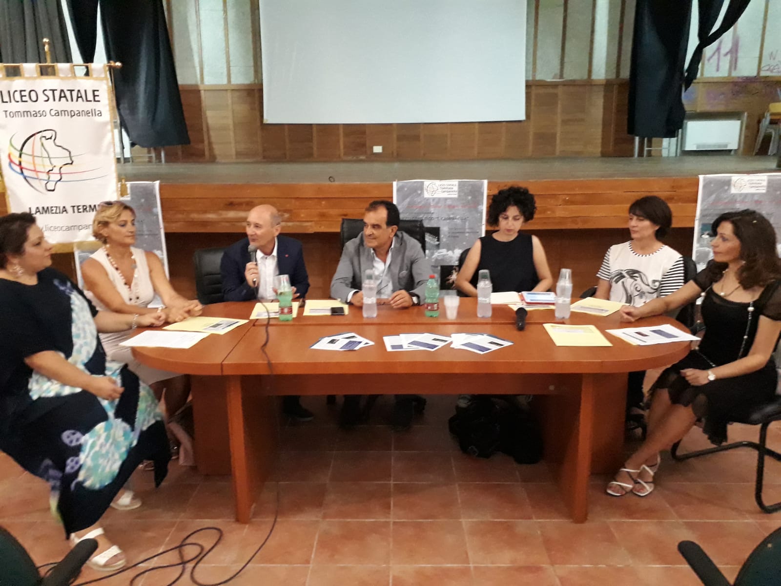 enzo bruno alla presentazione del liceo coreutico-LameziaTermeit