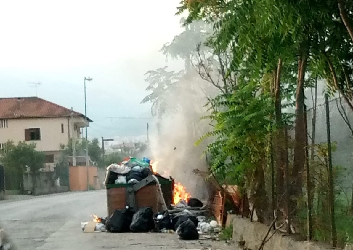 Potere al Popolo: rifiuti, Lamezia ha bisogno di un’idea di sviluppo sostenibile