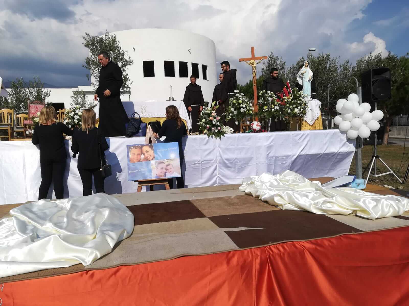 funerali Stefania e i fratellini Frijia