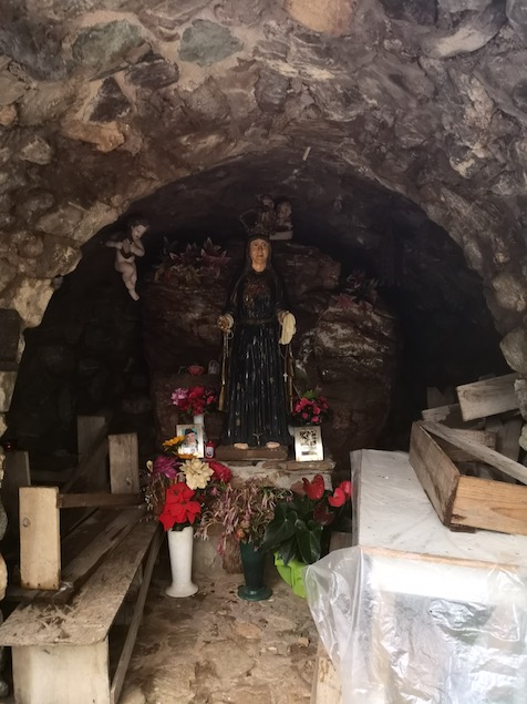 La statua della Madonnina a Sant'Ermia