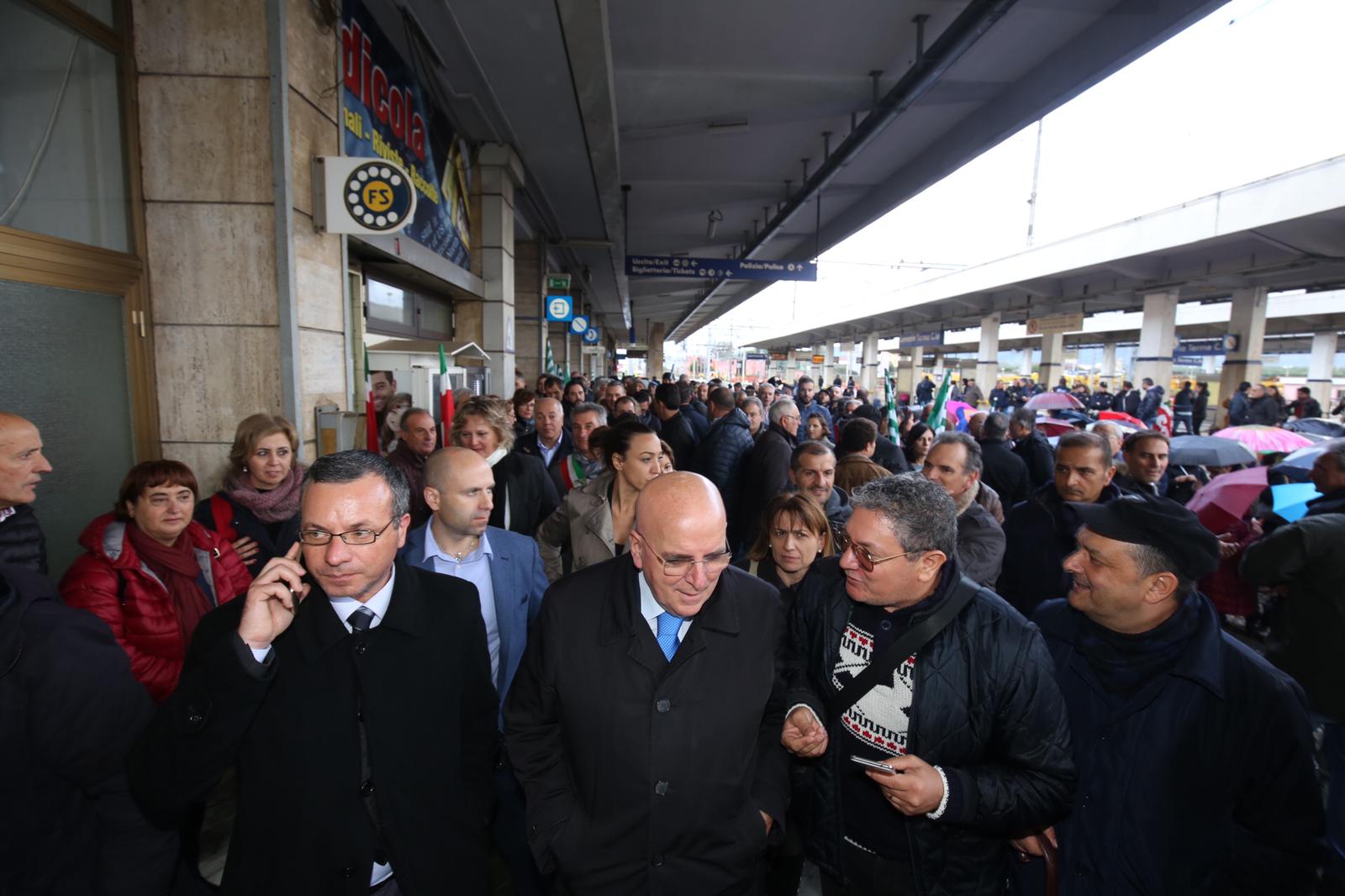 protesta lavoratori lsu lpu