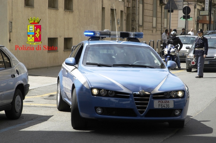 Volante della Polizia di Stato