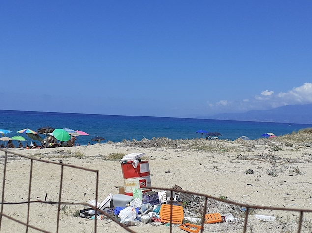Italia Nostra: spiaggia della Marinella di Pizzo schiaffo alla decenza
