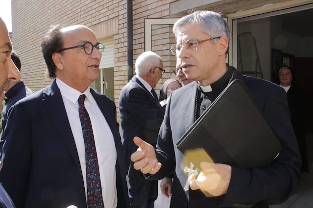 Il candidato a sindaco Eugenio Guarascio alla casa del sacerdote