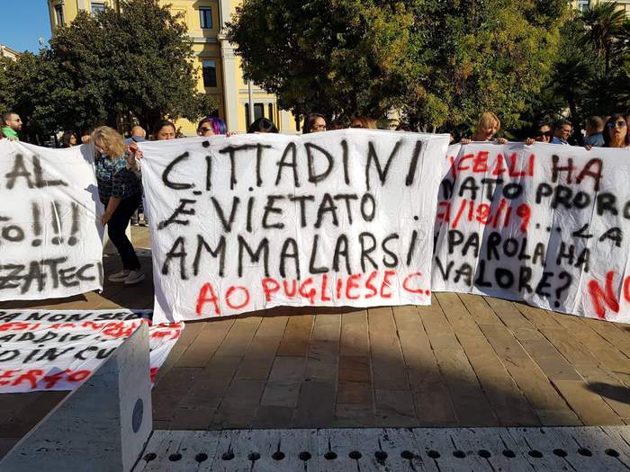 Catanzaro. Protesta precari ospedale licenziati