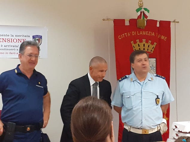 Polizia Locale Lamezia. Festa per il pensionamento del sottotenente Luigi Tarzia