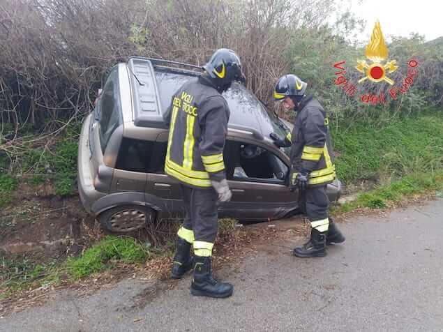 Gizzeria (CZ). Incidente stradale sulla SP103 in località Livadia