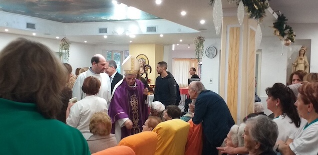Lamezia. Il Vescovo Schillaci in visita alla Tamburelli