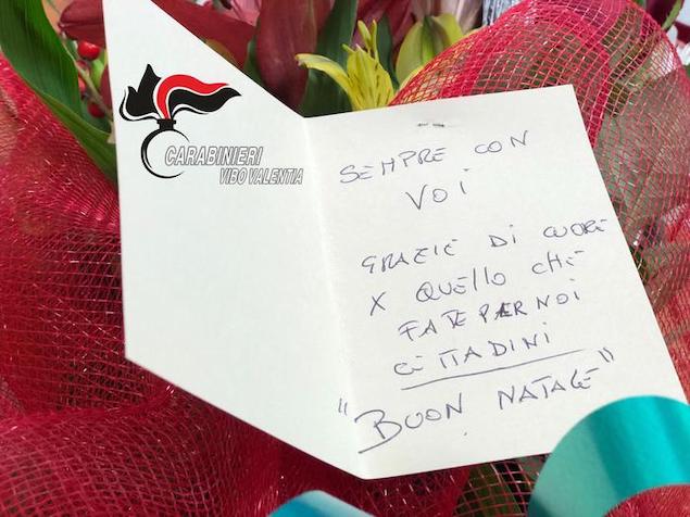 'Ndrangheta: riconoscenza citt‡, caffË e fiori per Cc Vibo