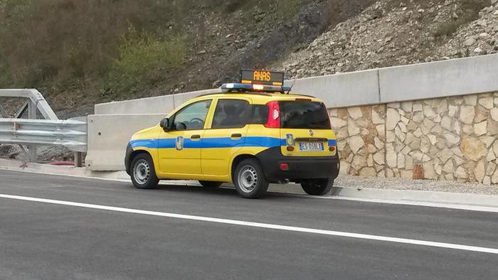 Autostrada A3 Salerno-Reggio Calabria, un mezzo dell'Anas