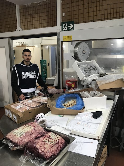 Cenone di capodanno: Guardia Costiera sequestra 33 kg di prodotto ittico