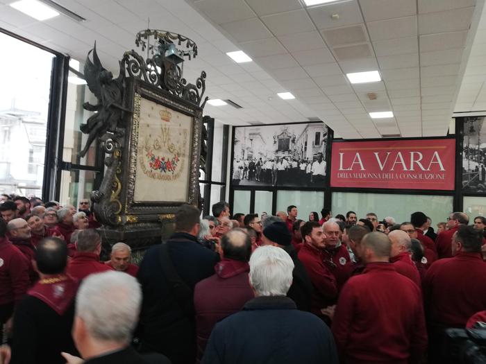 Reggio Calabria. Vara della Madonna giunta in Consiglio regionale