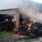Scandale (KR). Incendio in un fienile, distrutte oltre 1500 rotoballe di fieno