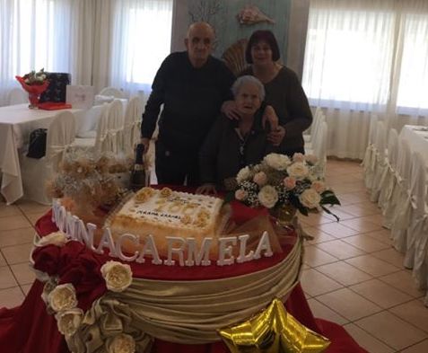 Lamezia. Grande festa per i 100 anni di Carmelina Bernardi Fabiano