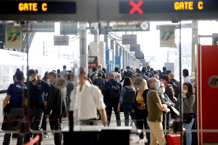 Stazione Centrale dopo riapertura regioni