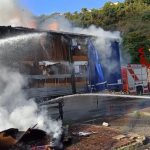 In fiamme autocarro sulla A2 del Mediterraneo, illeso il conducente