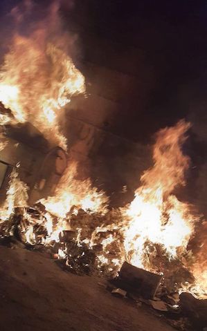 Lamezia. Incendiati i cassonetti collocati in via Dario Leone