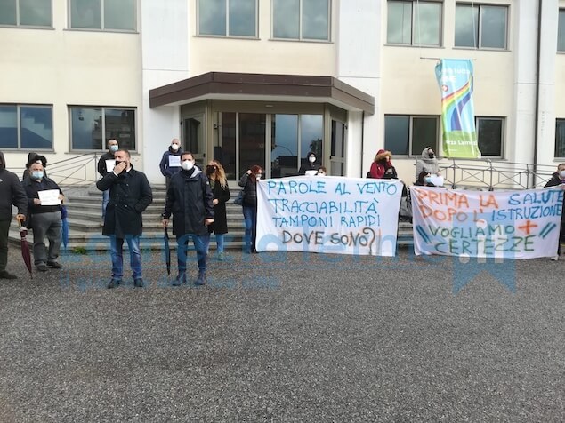 Lamezia. Si scuola, no Covid. La protesta dei genitori continua