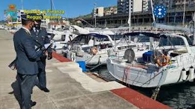 Acquistavano barche a vela coi fondi UE per turismo ma utilizzavano in Sicilia