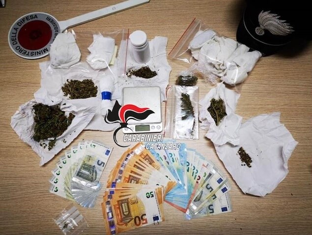 Curinga (CZ): droga e soldi in casa di un 29enne. Arrestato dai Carabinieri