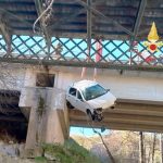 Petilia Policastro (KR). Auto esce fuori strada e precipita da un ponte, un morto
