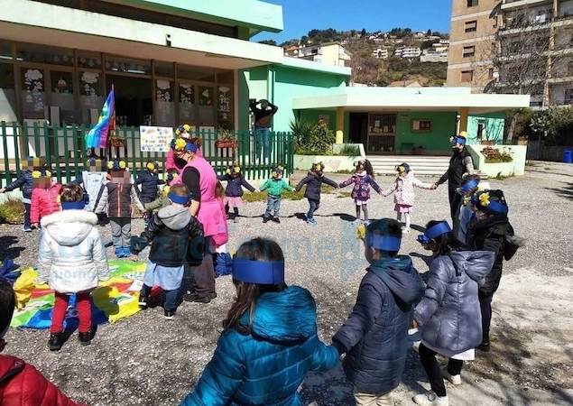 Lamezia: manifestazione per la pace dei bambini della Filzi