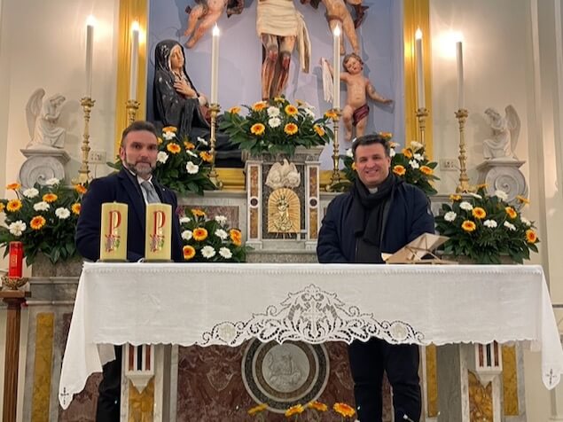 Raffaele Mazza restaura e realizza la nuova porta del tabernacolo dell’altare della Chiesa del Crocifisso