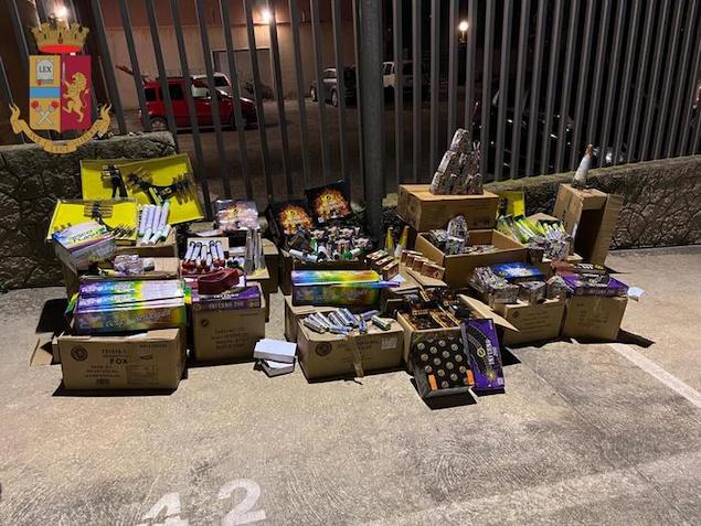 Botti: polizia ne sequestra 100 chili contraffatti, 3 denunce