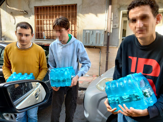 Ragazzi autistici preparano i pasti per i poveri in Calabria