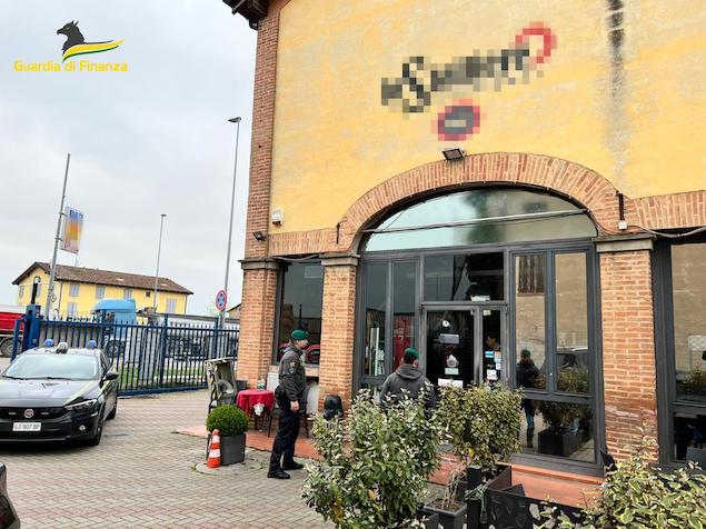 Bologna: sequestrato noto ristorante gestito da un soggetto contiguo alla ‘ndrangheta
