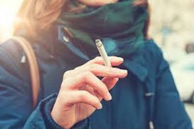 Iss: il 16% dei 13-15enni fuma regolarmente, maggioranza ragazze