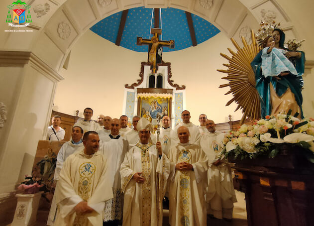 Il vescovo presiede le celebrazioni in onore della festa della Madonna di Dipodi 