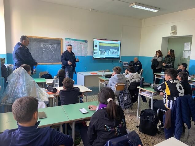 Lamezia. Train…to be cool: la Polizia di Stato incontra gli studenti dell’Ardito