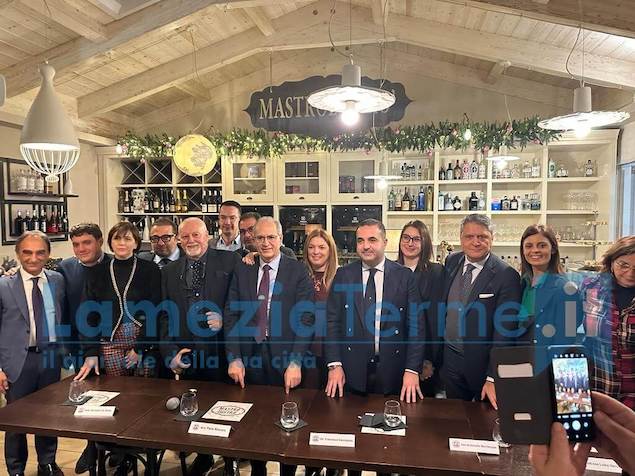 Lamezia. Il sindaco Paolo Mascaro ufficializza il passaggio a Forza Italia