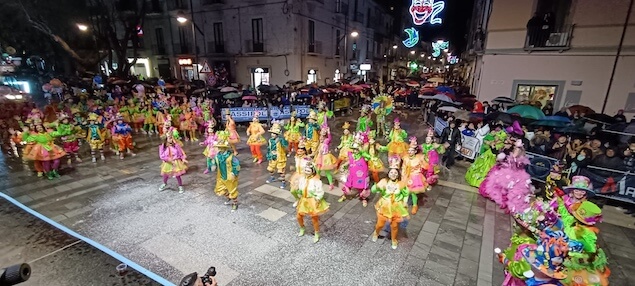 Carnevale di Castrovillari: circa 40 mila presenze alla prima sfilata di maschere e carri