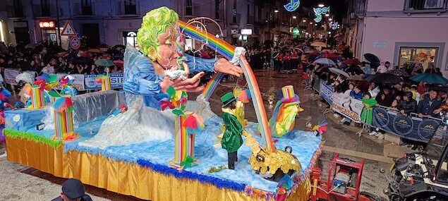 Carnevale di Castrovillari: circa 40 mila presenze alla prima sfilata di maschere e carri