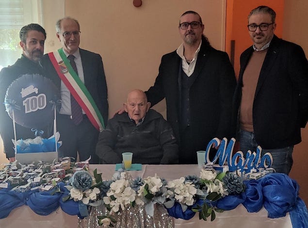 Nonno Mario compie 100 anni: è festa nella Comunità Alloggio per Anziani “Villa Marida” di Falerna
