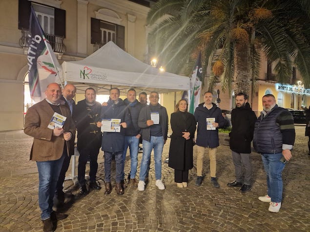 Lamezia. Gazebo informativo di Fratelli d'Italia